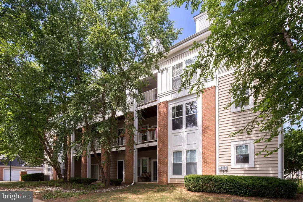 333 ElmcRoft Boulevard Unit 5-304, Rockville, MD 20850