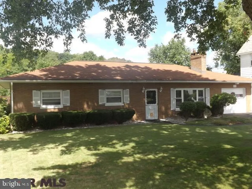 1621 Clarendon Avenue, Hyde, PA 16843