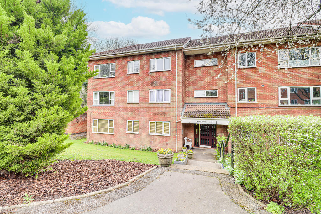 Hillside Road, Harpenden, AL5