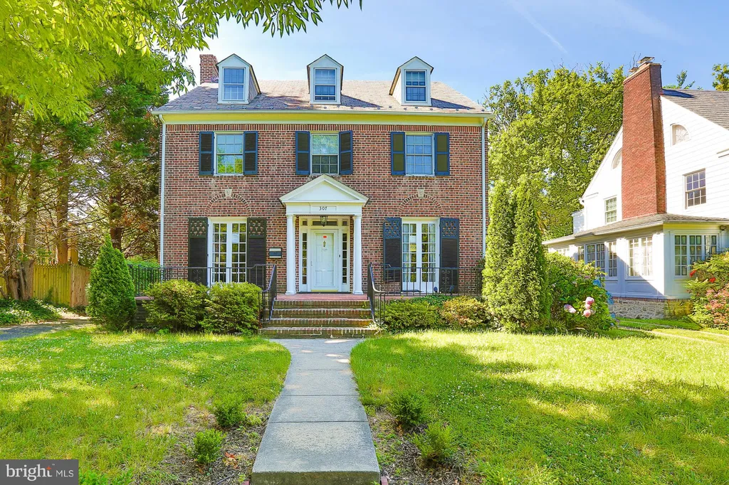 307 Northway, Baltimore, MD 21218