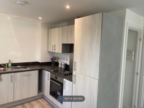 Chelmsford Drive, Coventry CV6