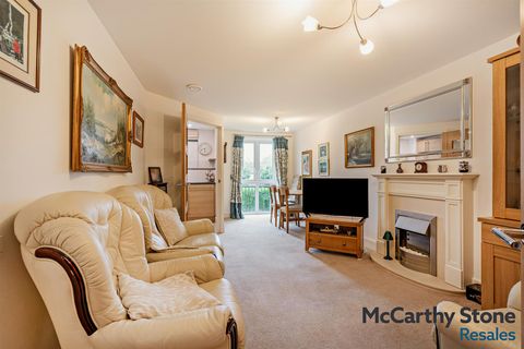 Abbotsmead Place, Caversham RG4