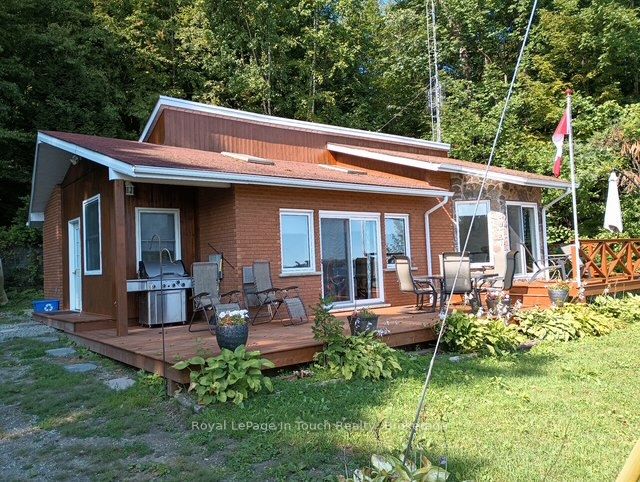 468 Champlain Road, Penetanguishene, ON, L9M 1S5