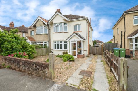 Cedar Avenue, Southampton SO15