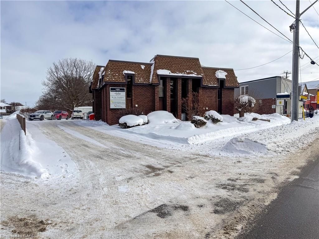 1454 King Street E, Kitchener, ON, N2G 2N7