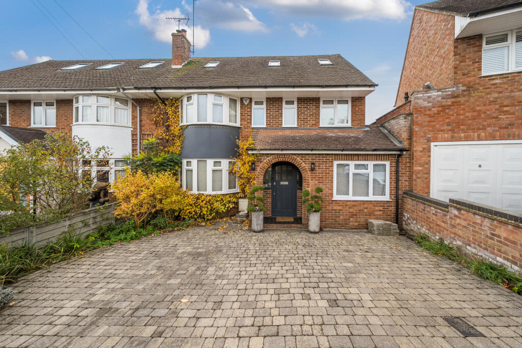 Park Rise, Harpenden, AL5