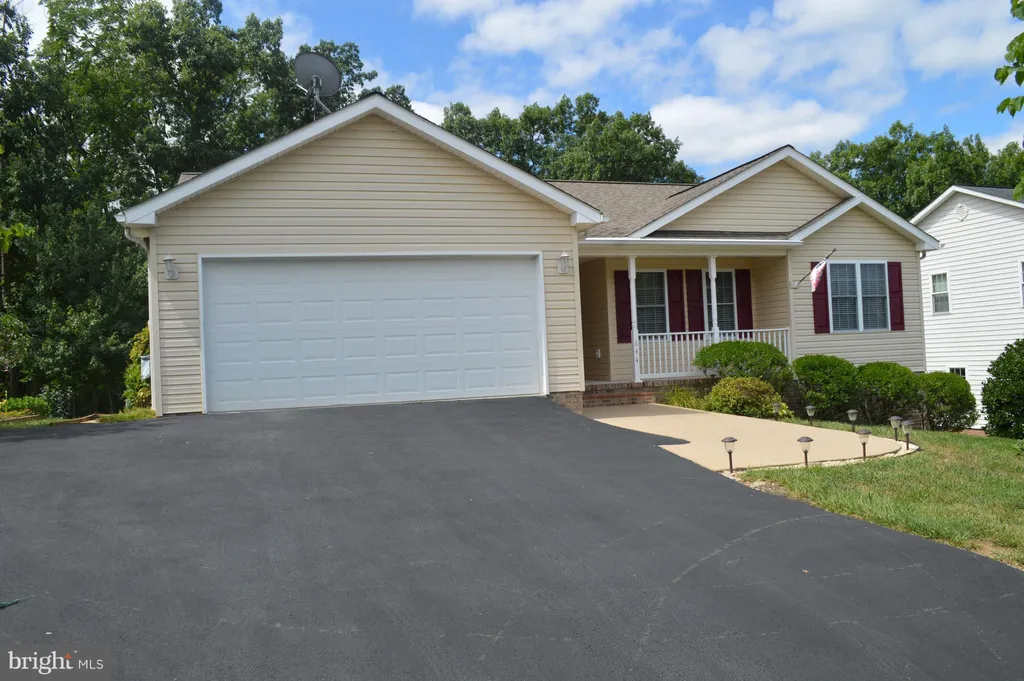 644 Crystal Lane, Strasburg, VA 22657