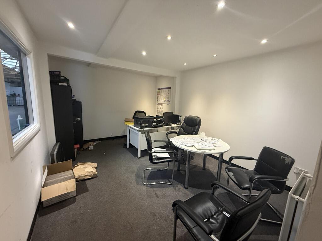 Additional image 3 of Unit 3, Beech Industrial Centre, Porters Wood, St. Albans, Hertfordshire, AL3 6PQ