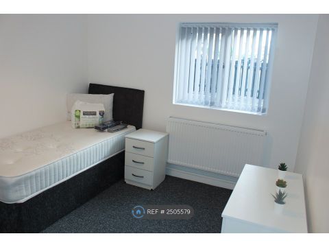 Rodney Close, Birmingham B16, Room to rent