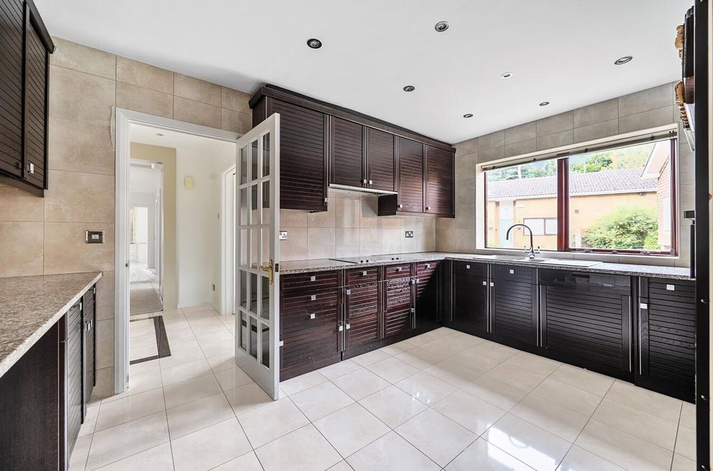 Additional image 3 of 3 bed detached bungalow for saleMaryrose Way, Whetstone N20