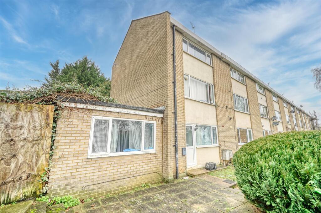 Eagle Way, Hatfield