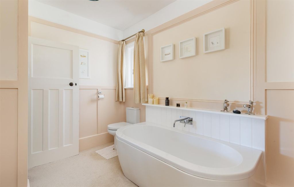 Additional image 19 of 6 bed detached house for saleNewport, Isle Of Wight PO30