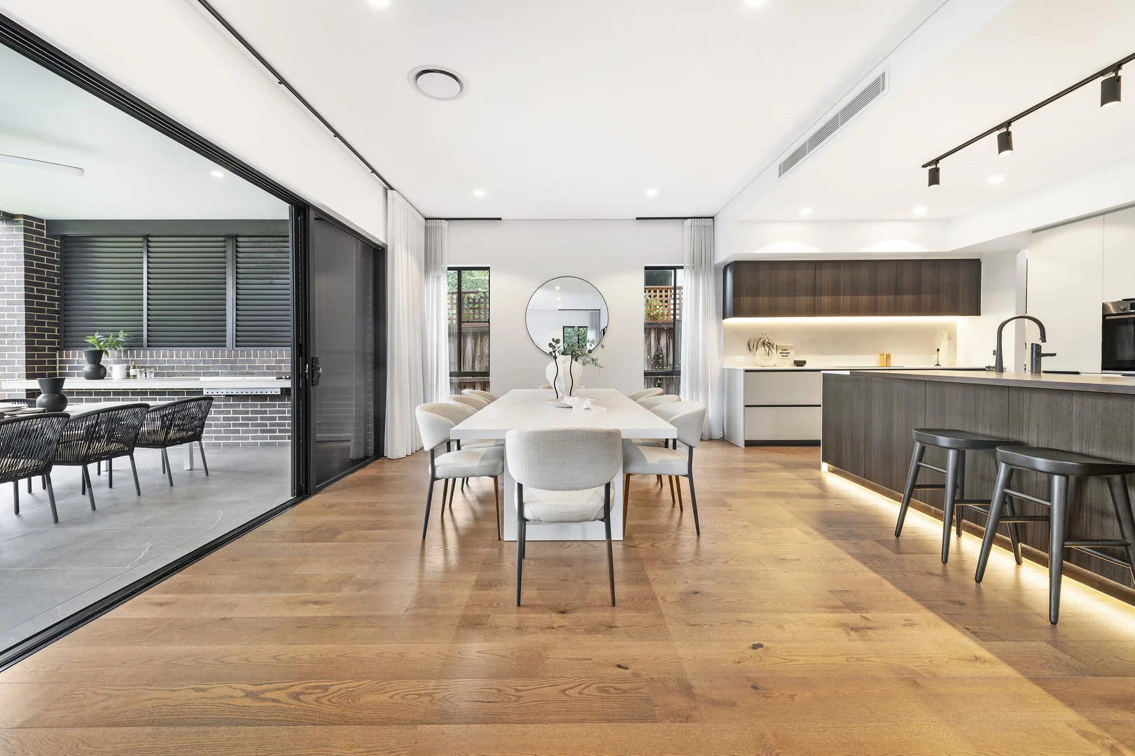 Additional image 9 of 98 Tennyson Road, Tennyson Point NSW 2111
