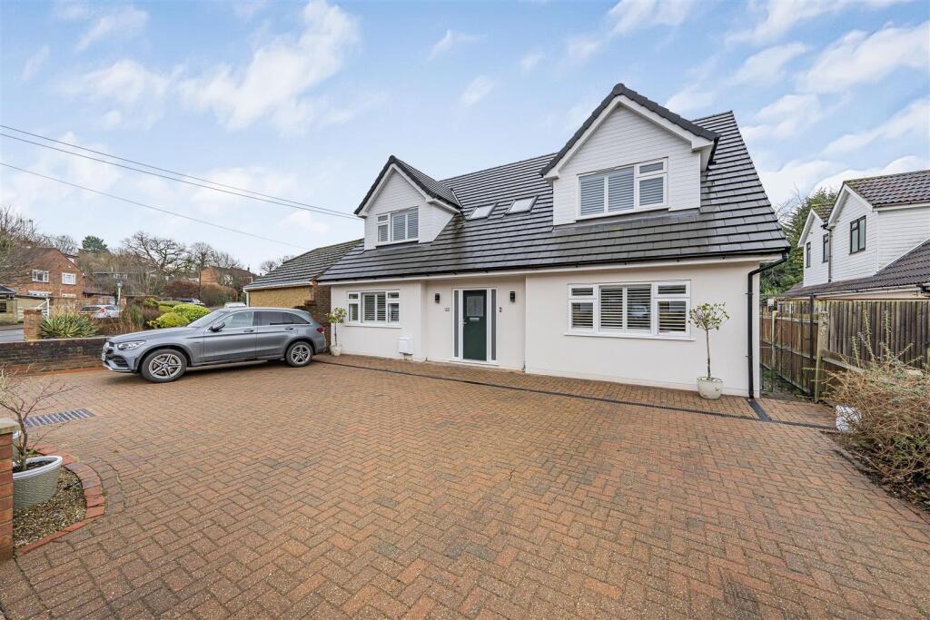 Oakwood Road, Bricket Wood, St. Albans