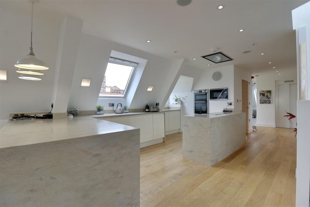 Additional image 12 of 2 bed flat for saleSt. Helens Parade, Southsea PO4