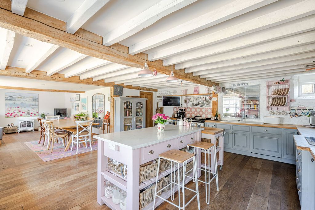 4 bed barn conversion for saleLowden Hill, Chippenham SN15 photo 3