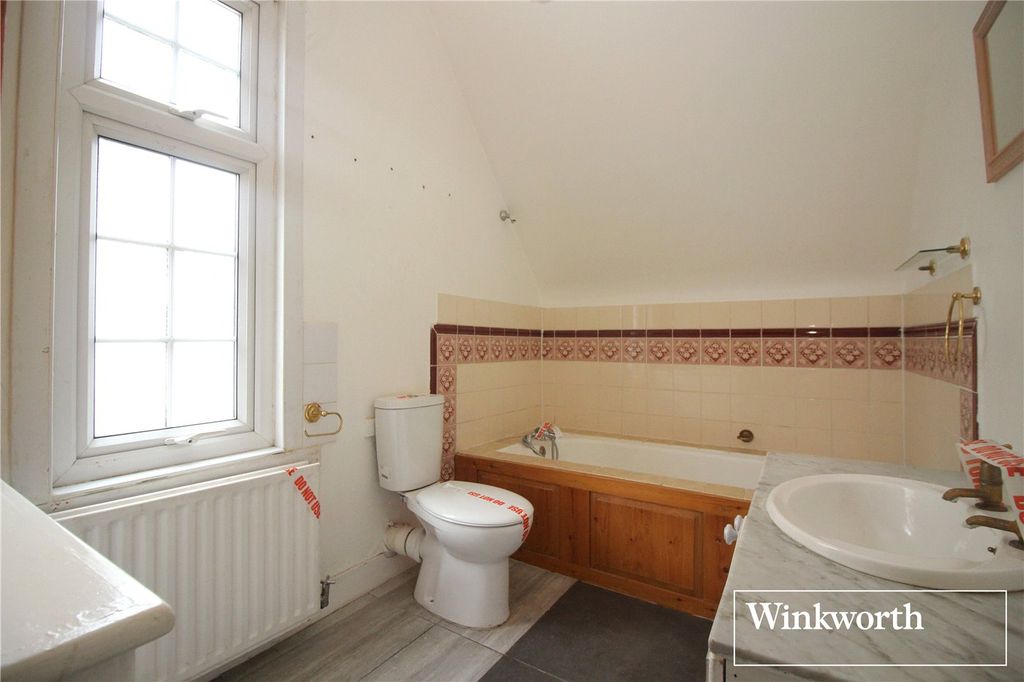 Additional image 10 of 3 bed semi-detached house for saleHogg Lane, Elstree, Borehamwood, Hertfordshire WD6
