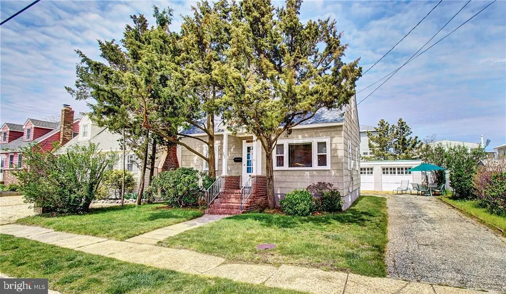 207 E 8th Street, Beach Haven, NJ 08008