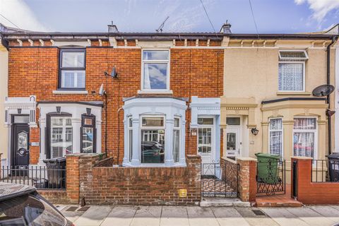 Chesterfield Road, Baffins PO3