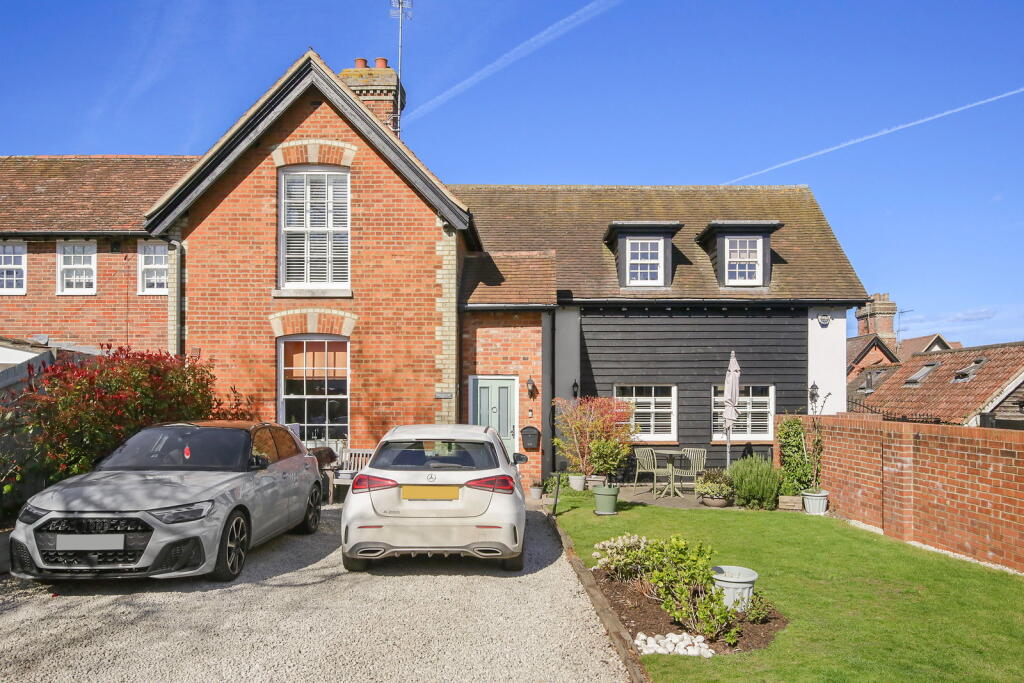 Orme Court, Essendon, Hatfield, AL9 6BP