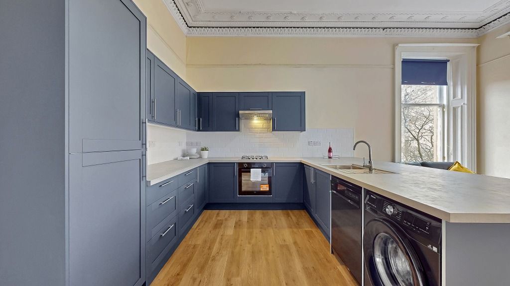Additional image 2 of 5 bed flat for saleSouthpark Avenue, Hillhead, Glasgow G12
