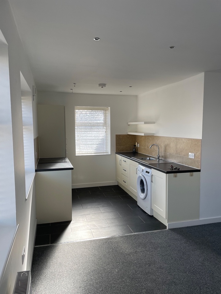 1 Bed Flat, Savoy Road, BS4, N1 7GU photo 3