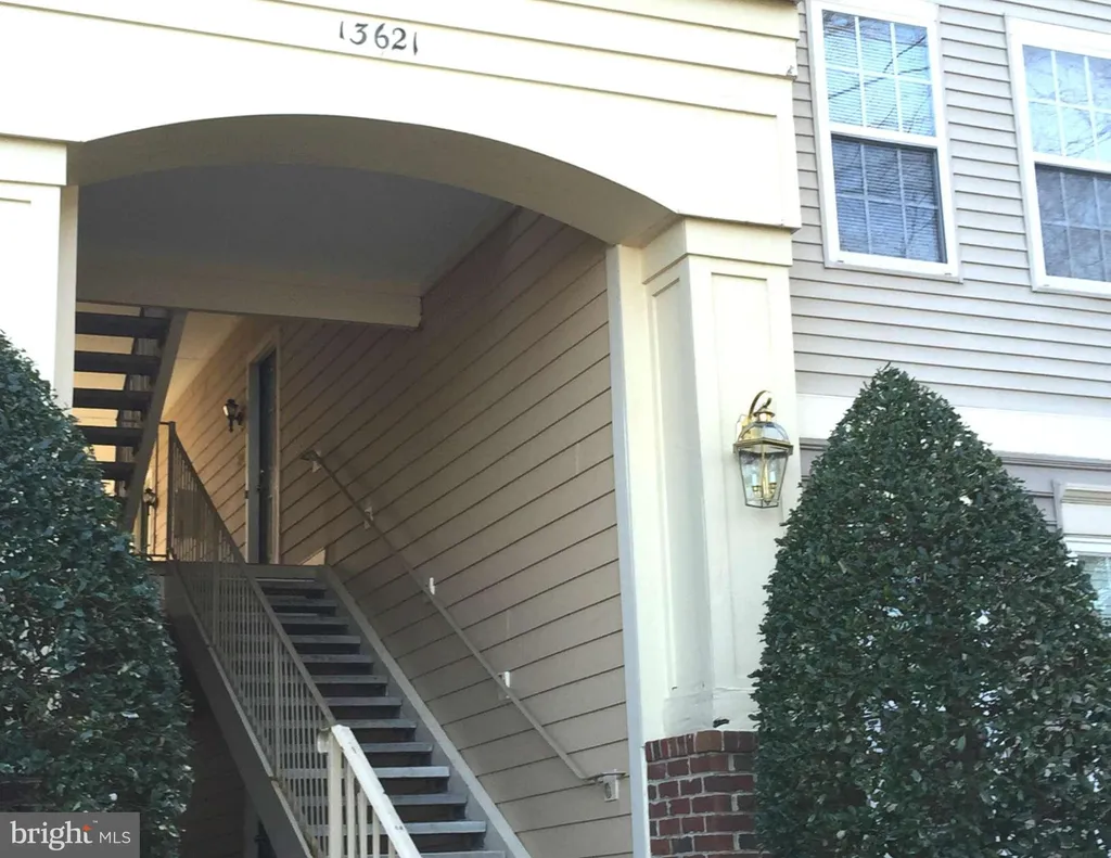 13621 Garfield Place Unit 304, Woodbridge, VA 22191