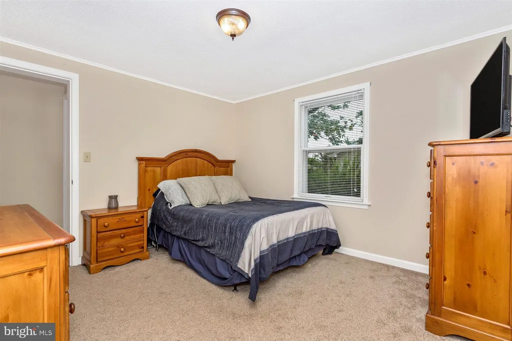 44 Locust Lane, New Oxford, PA 17350