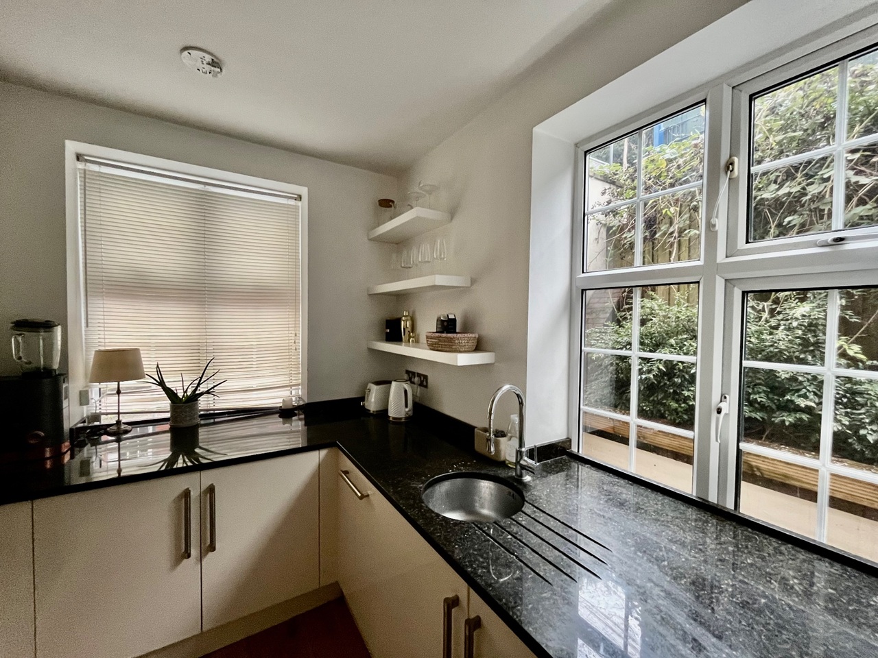 2 Bed Flat, Maresfield Court, NW3, N1 7GU photo 4
