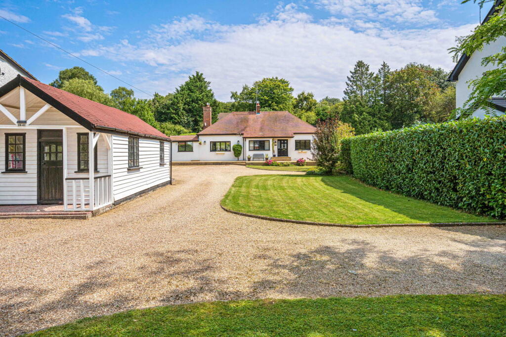 Codicote Road, Welwyn, AL6
