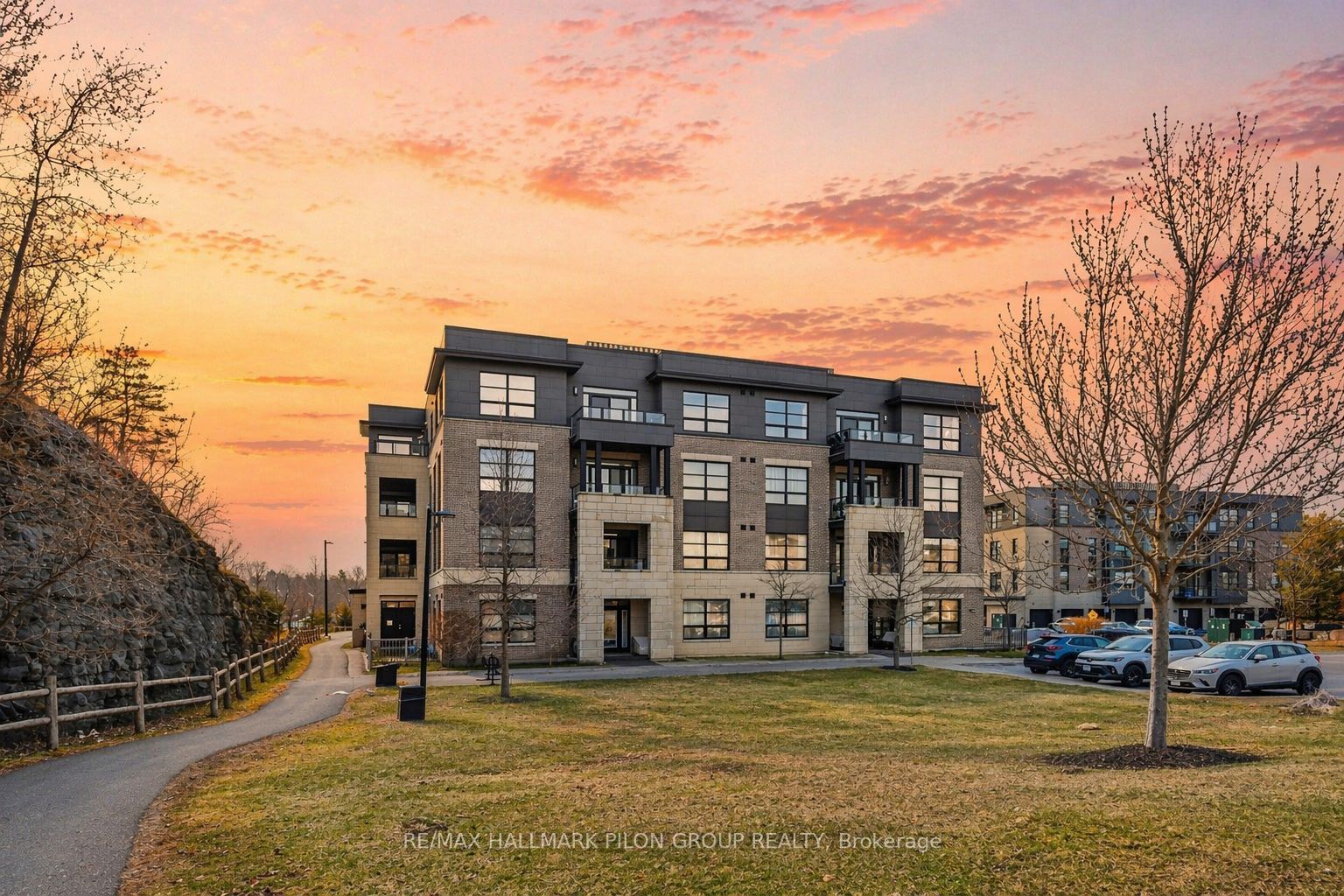 403-230 Titanium Private, Ottawa, ON, K1C 0C1