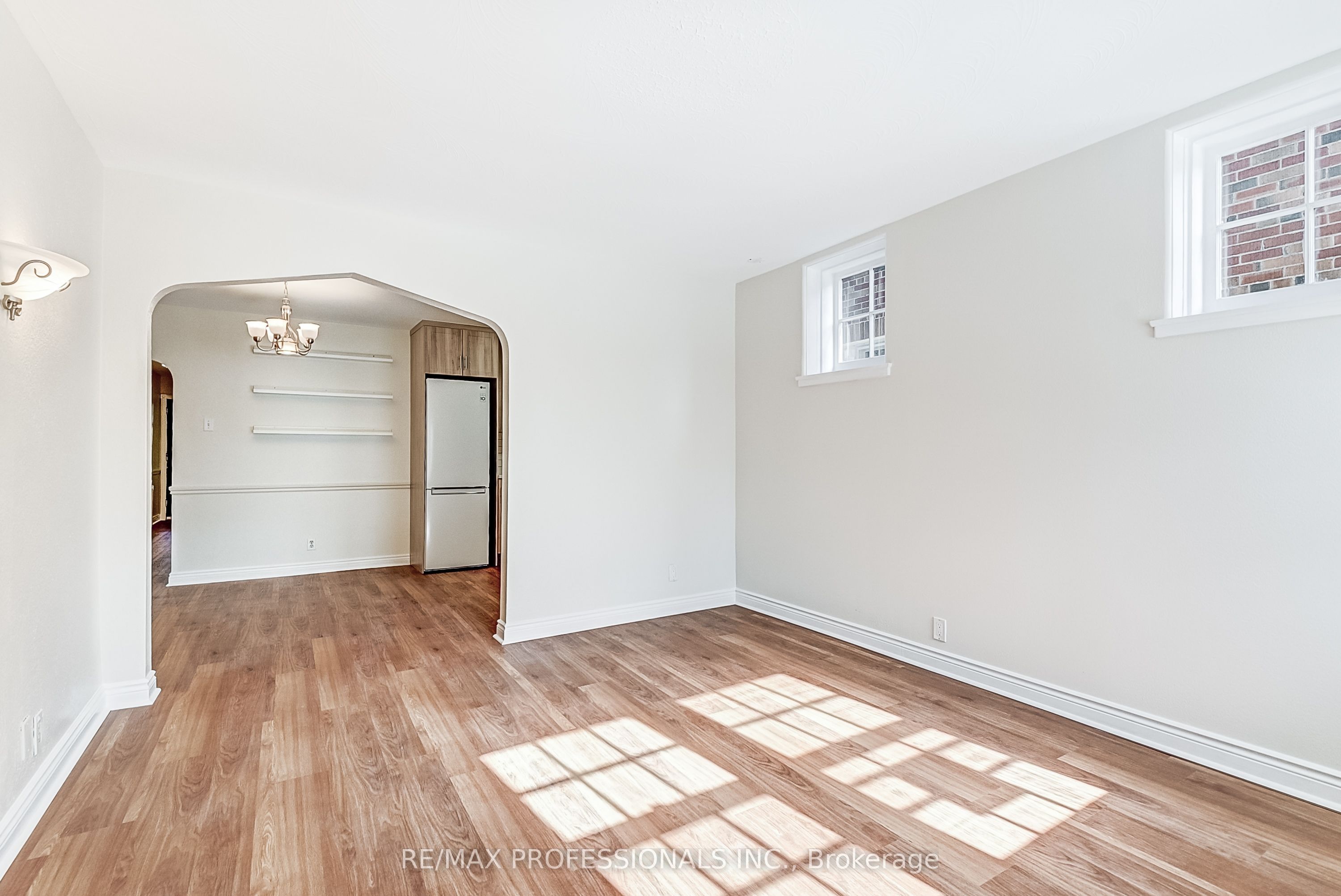 Additional image 6 of Main-220 Millwood Road, Toronto, ON, M4S 1J7