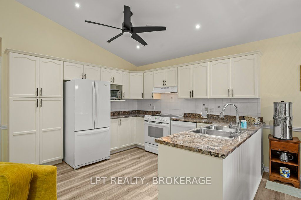 11 Wilfred Crescent E, Kingston, ON, K7K 7H1 photo 2