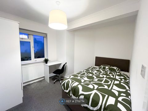 Charnwood Avenue, Beeston, Nottingham NG9, Room to rent