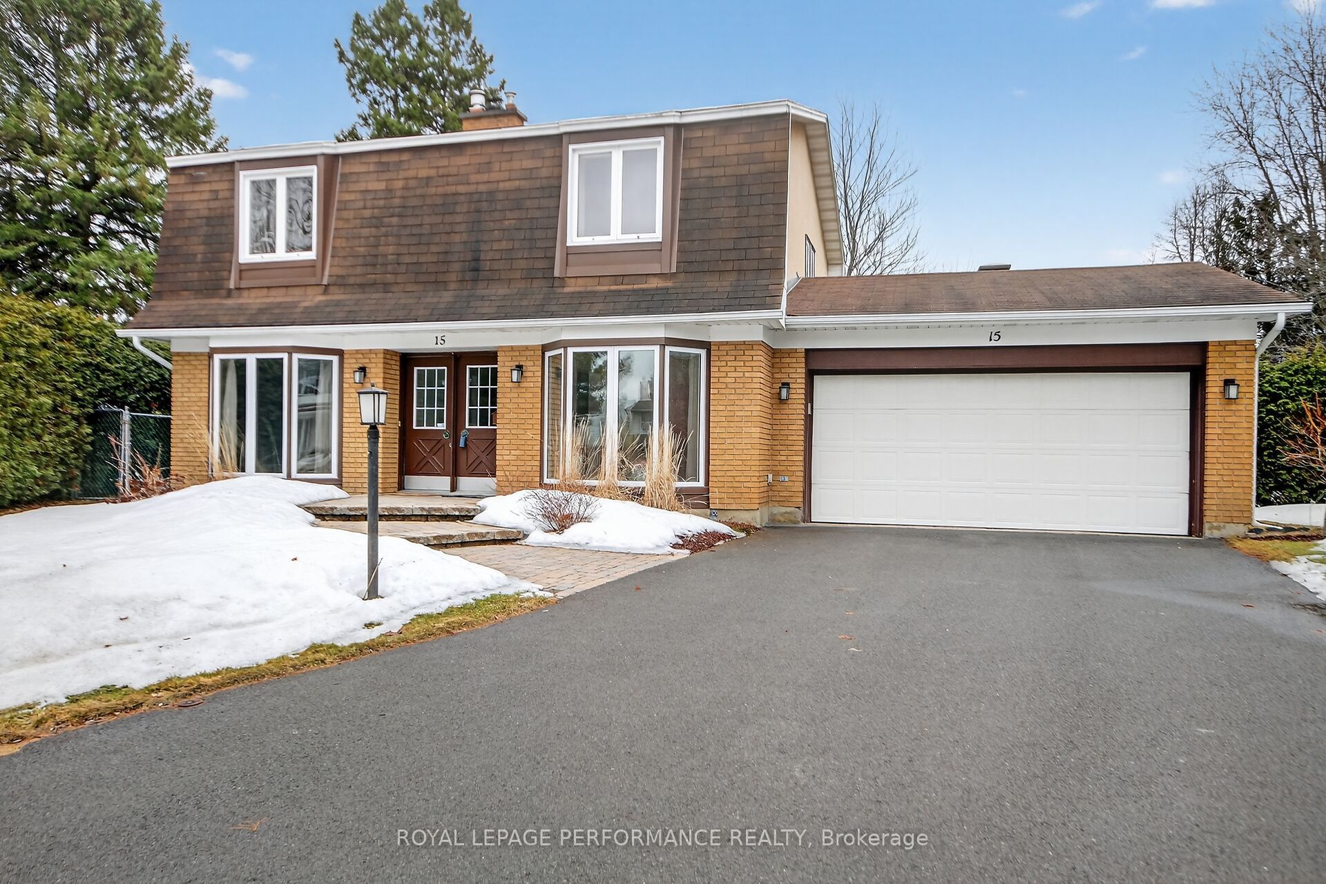 15 Hallowell Court, Ottawa, ON, K2H 8N4