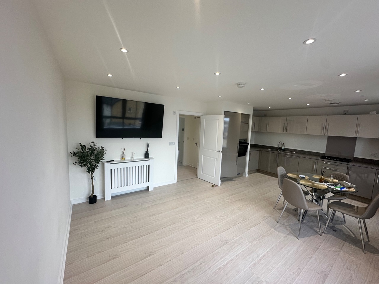 2 Bed Flat, Hunterscraig Drive, G5, N1 7GU