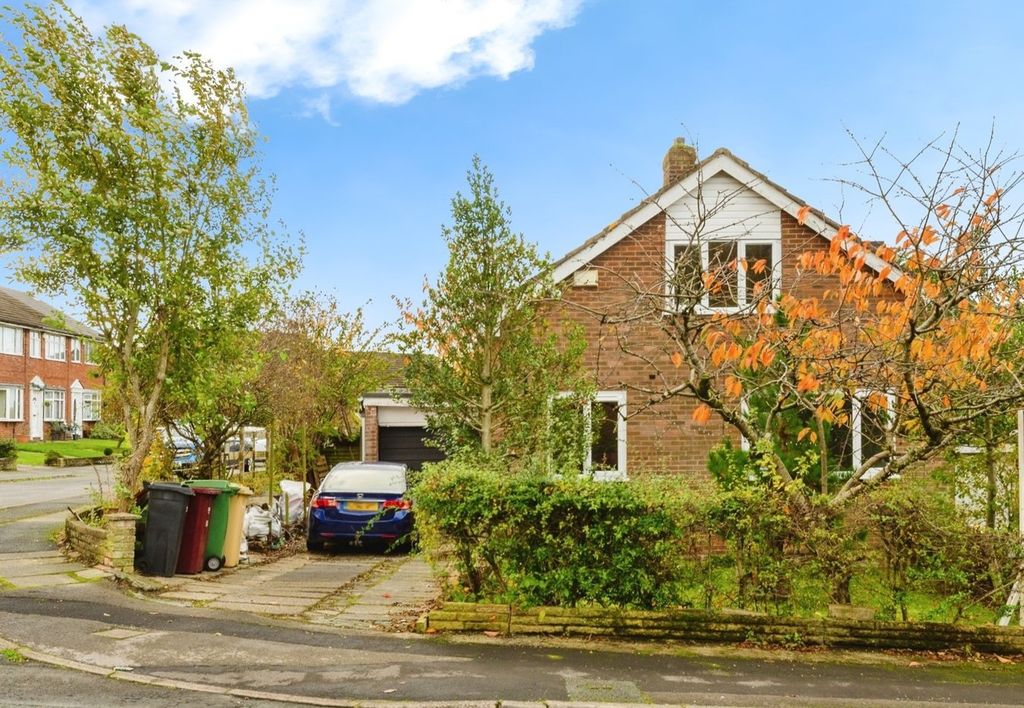 4 bed detached house for salePennine Road, Horwich, Bolton BL6