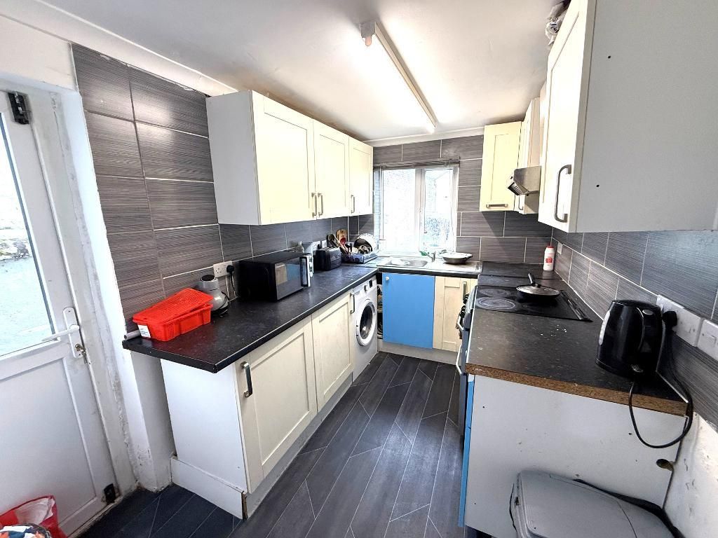 Additional image 2 of 3 bed terraced house for saleJubilee Street, High Town, Luton, Bedfordshire LU2