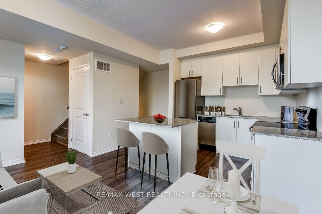Additional image 5 of Th7-24 Fieldway Road, Toronto, ON, M8Z 3L1