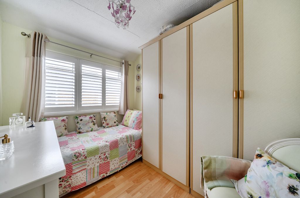 Additional image 21 of 4 bed semi-detached house for saleBinfield Road, Bracknell, Berkshire RG42