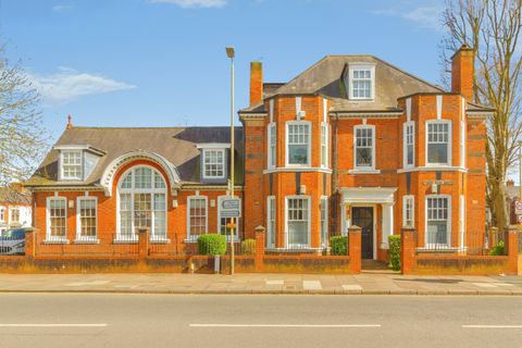 90 Fosse Road South, Leicester LE3