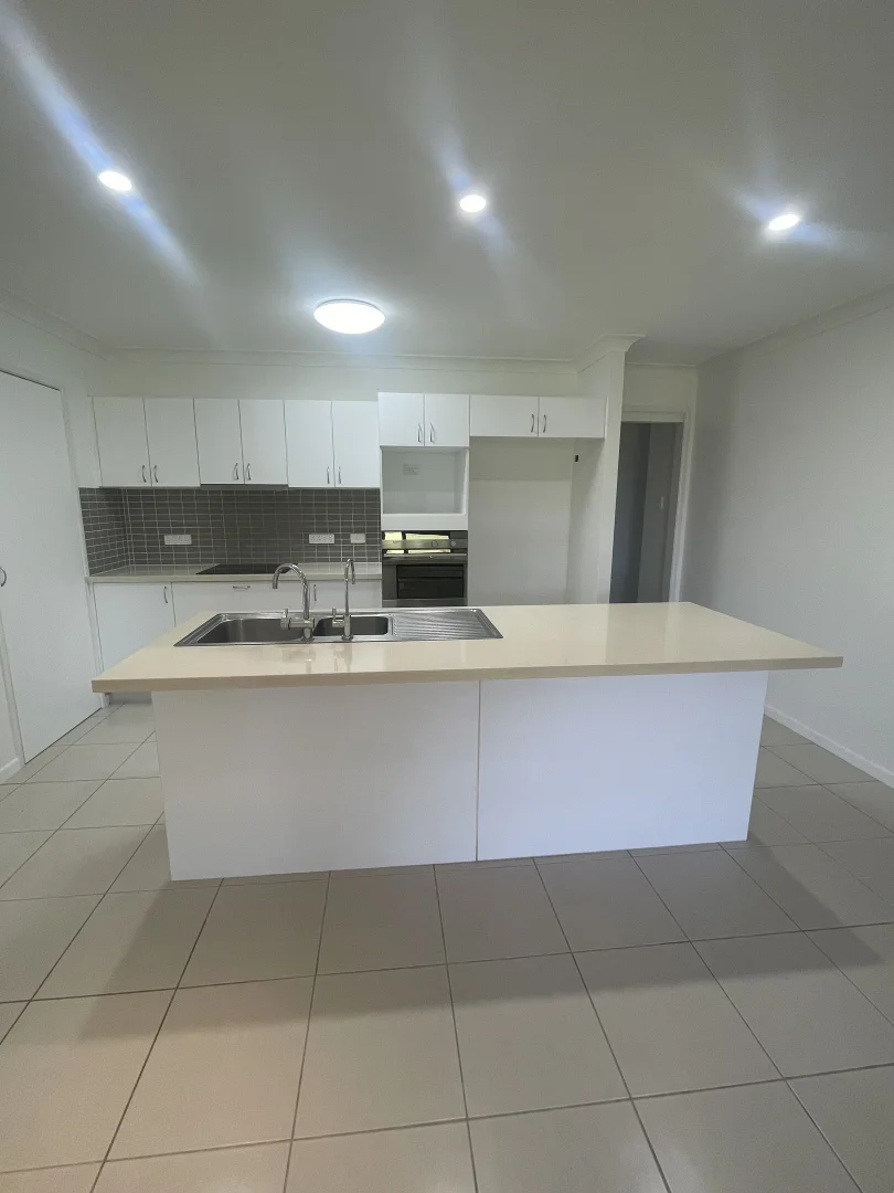169 Parker Road, Ayr QLD 4807 photo 4