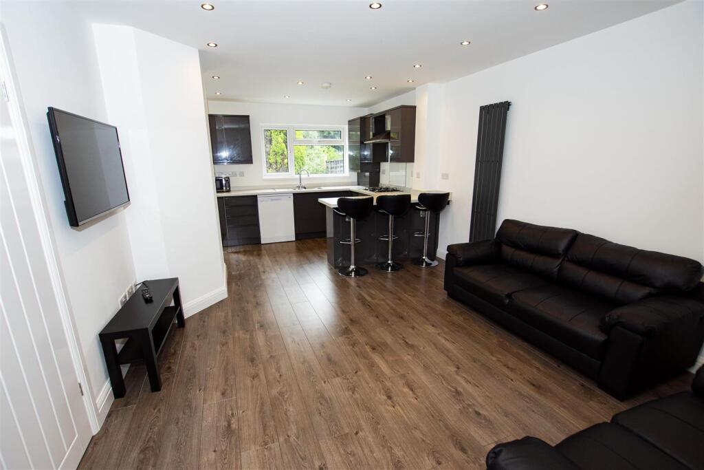 Quinton Road, Birmingham, West Midlands, B17 photo 2