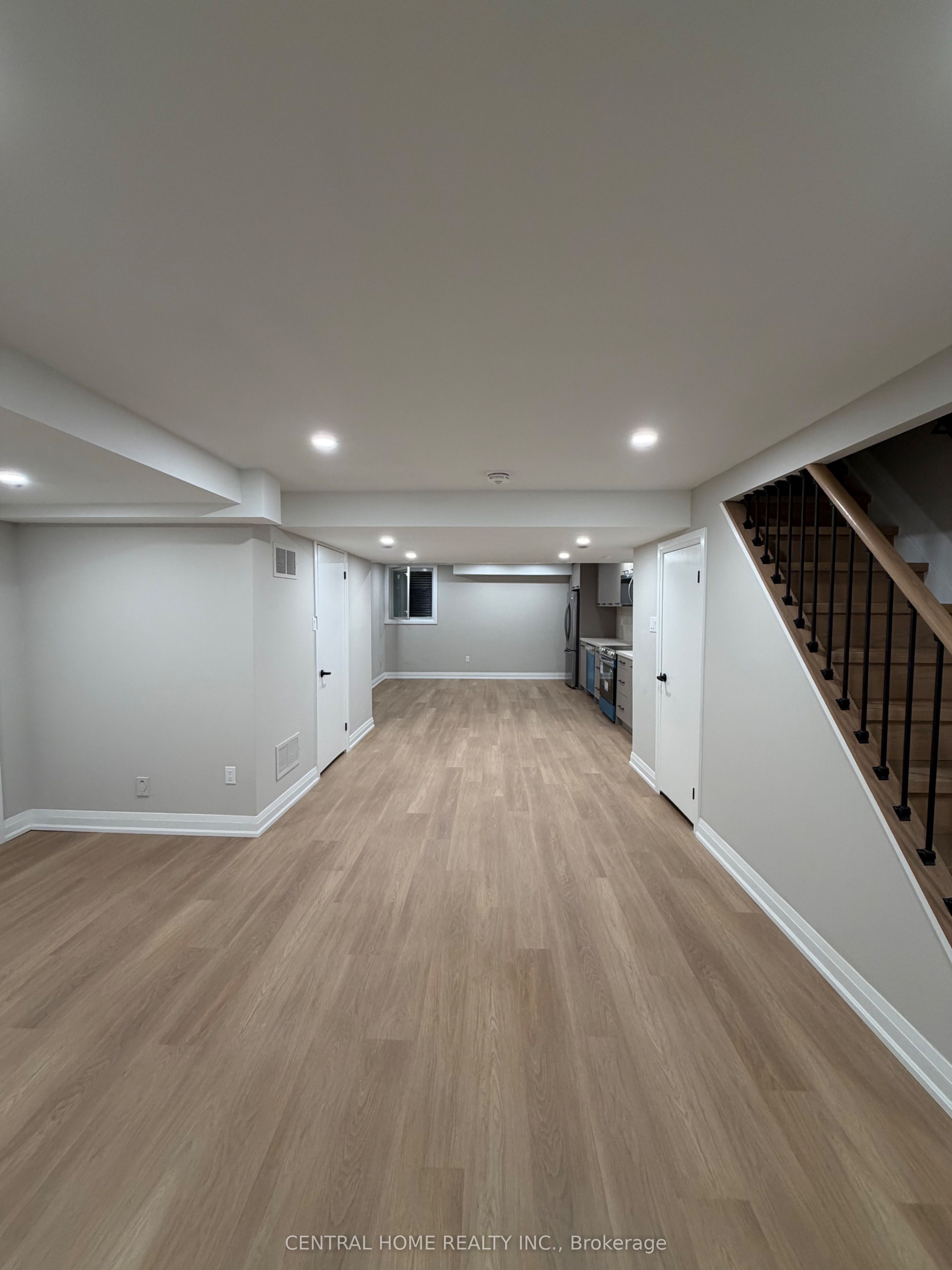 BSMT - 229 Spring Gate Boulevard, Vaughan, ON, L4J 3G3 photo 4