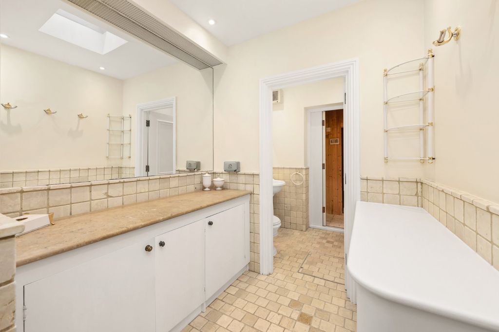 Additional image 33 of 8 bed detached house for saleByron Drive, London N2