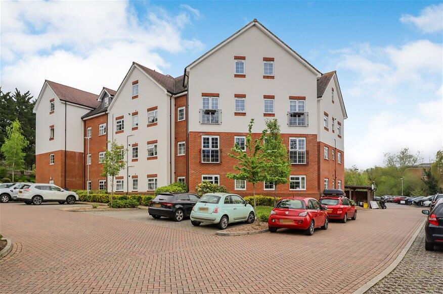 Lower Luton Road, Harpenden, AL5