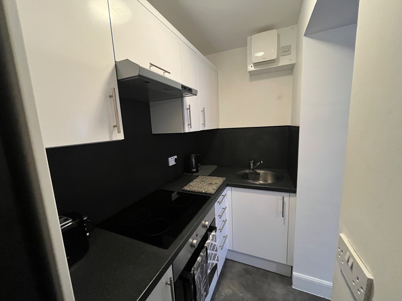 1 Bed Flat, Morrison St, EH3, N1 7GU photo 3
