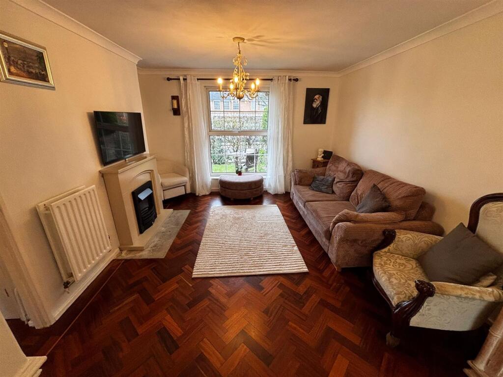Haldens, Welwyn Garden City photo 3