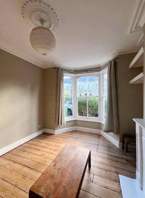 3 Bed Terraced House, Elcot Avenue, SE15, N1 7GU photo 3