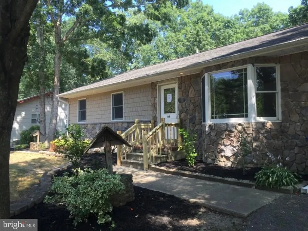 69 Shore Avenue, Manahawkin, NJ 08050